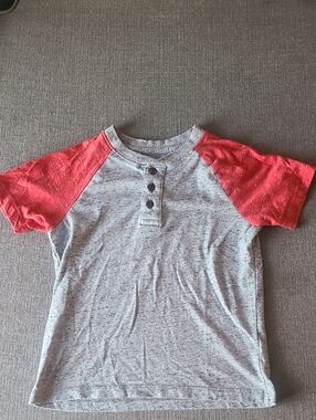 8 Short Sleeve Tee Shirts Size XS 4/5 VARIOUS COLORS FIRE SALE